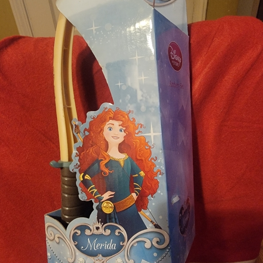Disney Store Merida Bow and Arrow Set